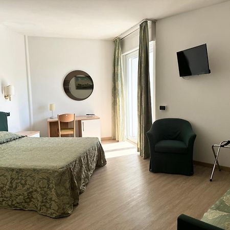 Hotel Carlton Lignano Sabbiadoro Zewnętrze zdjęcie