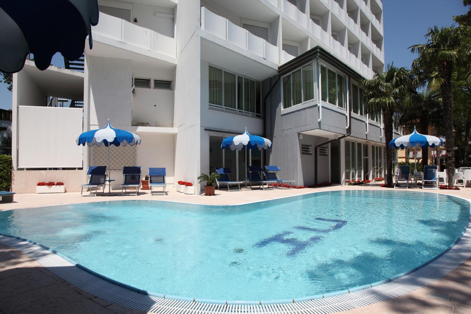 Hotel Carlton Lignano Sabbiadoro Zewnętrze zdjęcie