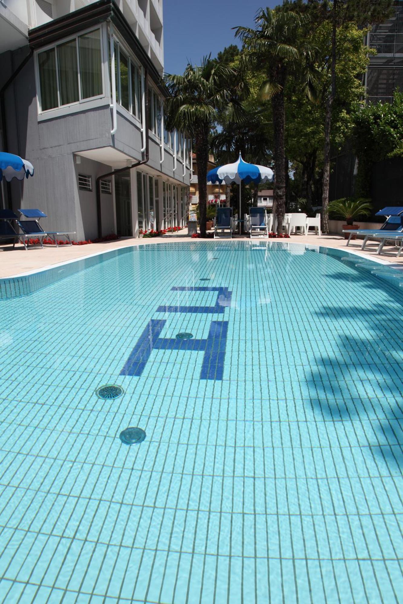 Hotel Carlton Lignano Sabbiadoro Zewnętrze zdjęcie