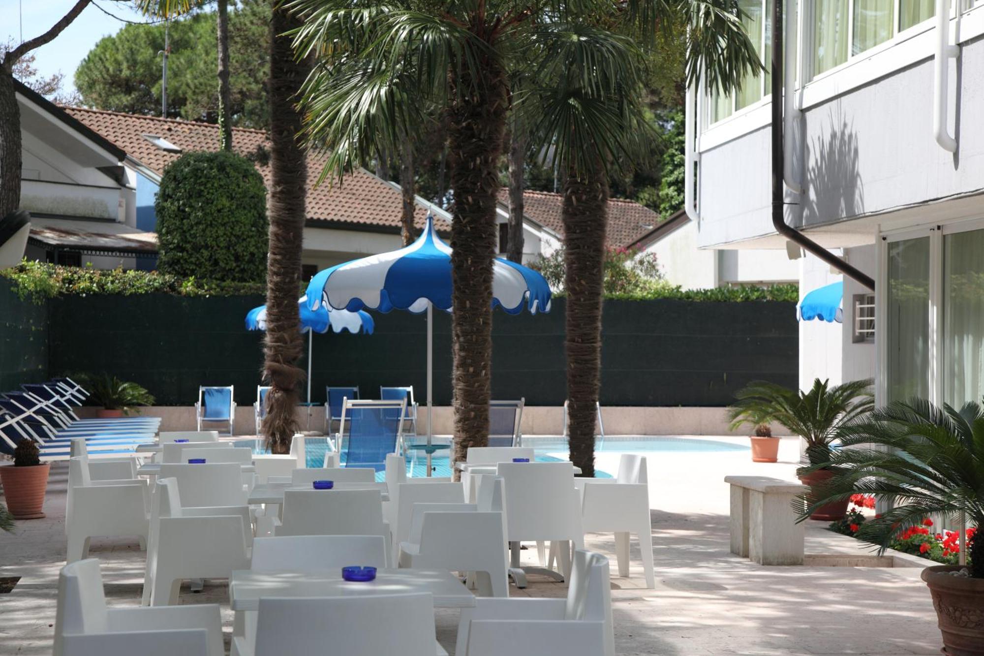 Hotel Carlton Lignano Sabbiadoro Zewnętrze zdjęcie