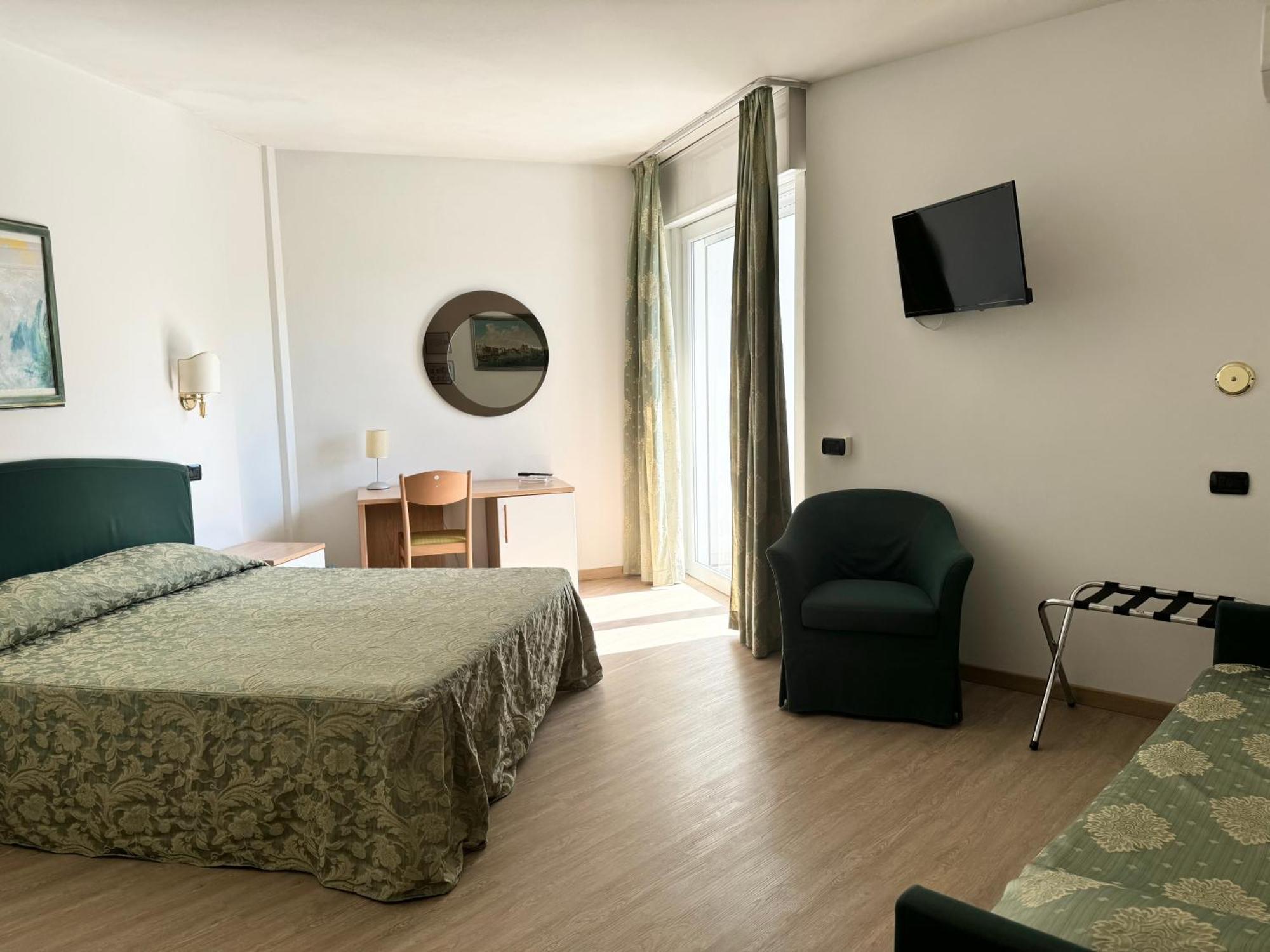 Hotel Carlton Lignano Sabbiadoro Zewnętrze zdjęcie
