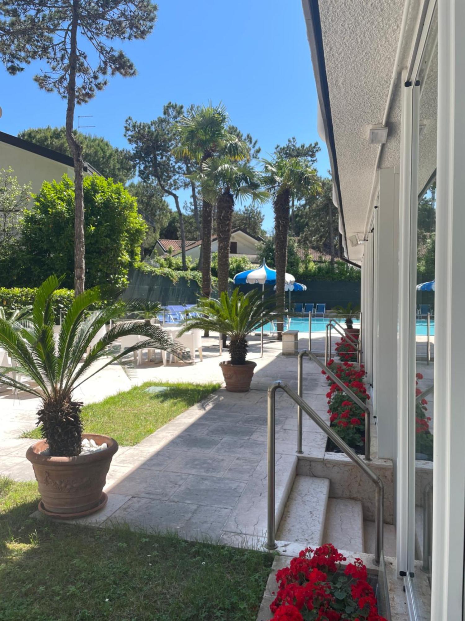 Hotel Carlton Lignano Sabbiadoro Zewnętrze zdjęcie