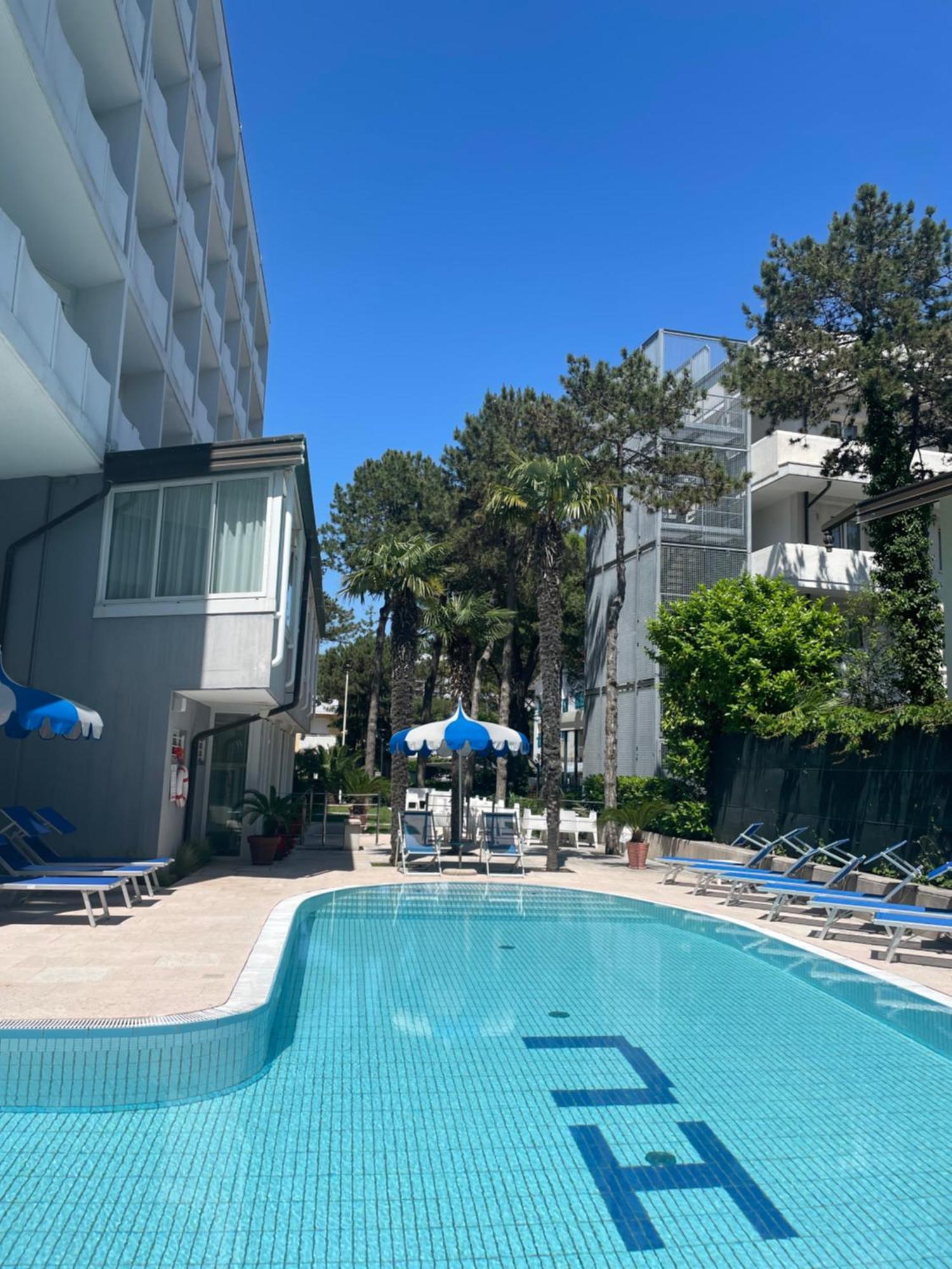 Hotel Carlton Lignano Sabbiadoro Zewnętrze zdjęcie