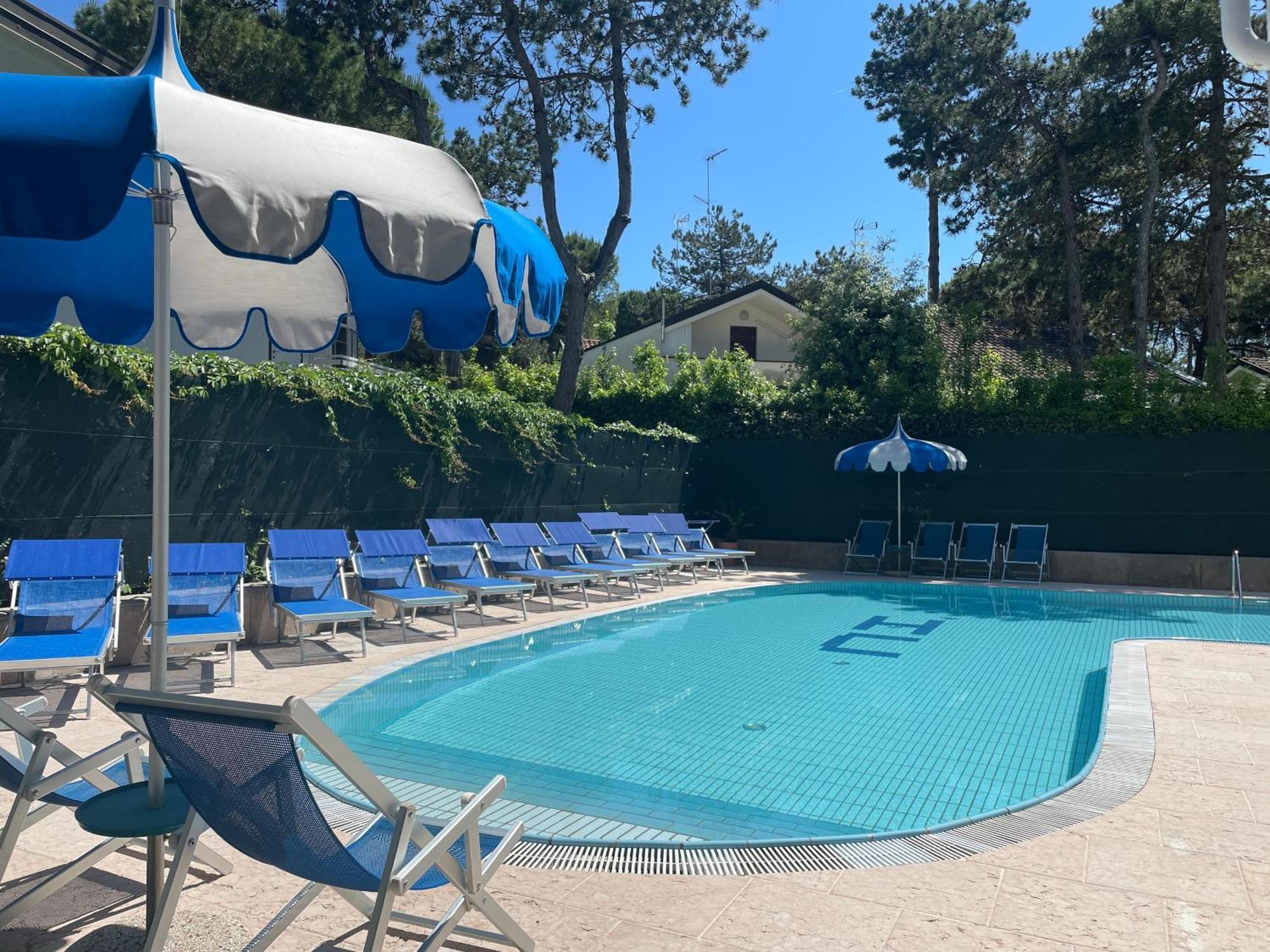 Hotel Carlton Lignano Sabbiadoro Zewnętrze zdjęcie