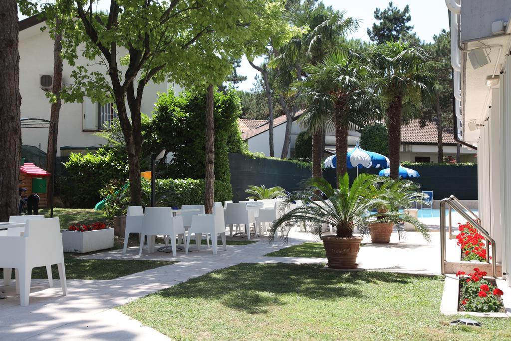 Hotel Carlton Lignano Sabbiadoro Zewnętrze zdjęcie